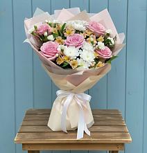 Букет французская меренга в Лянторе Букет цветов из:  Гвоздики, Орхидеи и Розы в Лянторе
