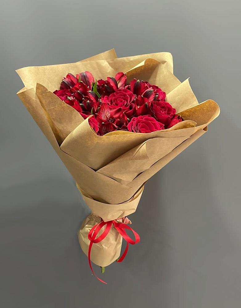 Букет прекрасной женщине в Лянторе Букет цветов из: Альстромерии и Розы в Лянторе