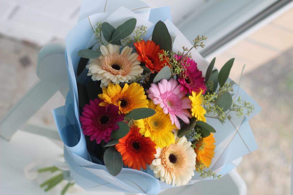 Букет мини герберы в Лянторе Букет цветов из: Герберы в Лянторе