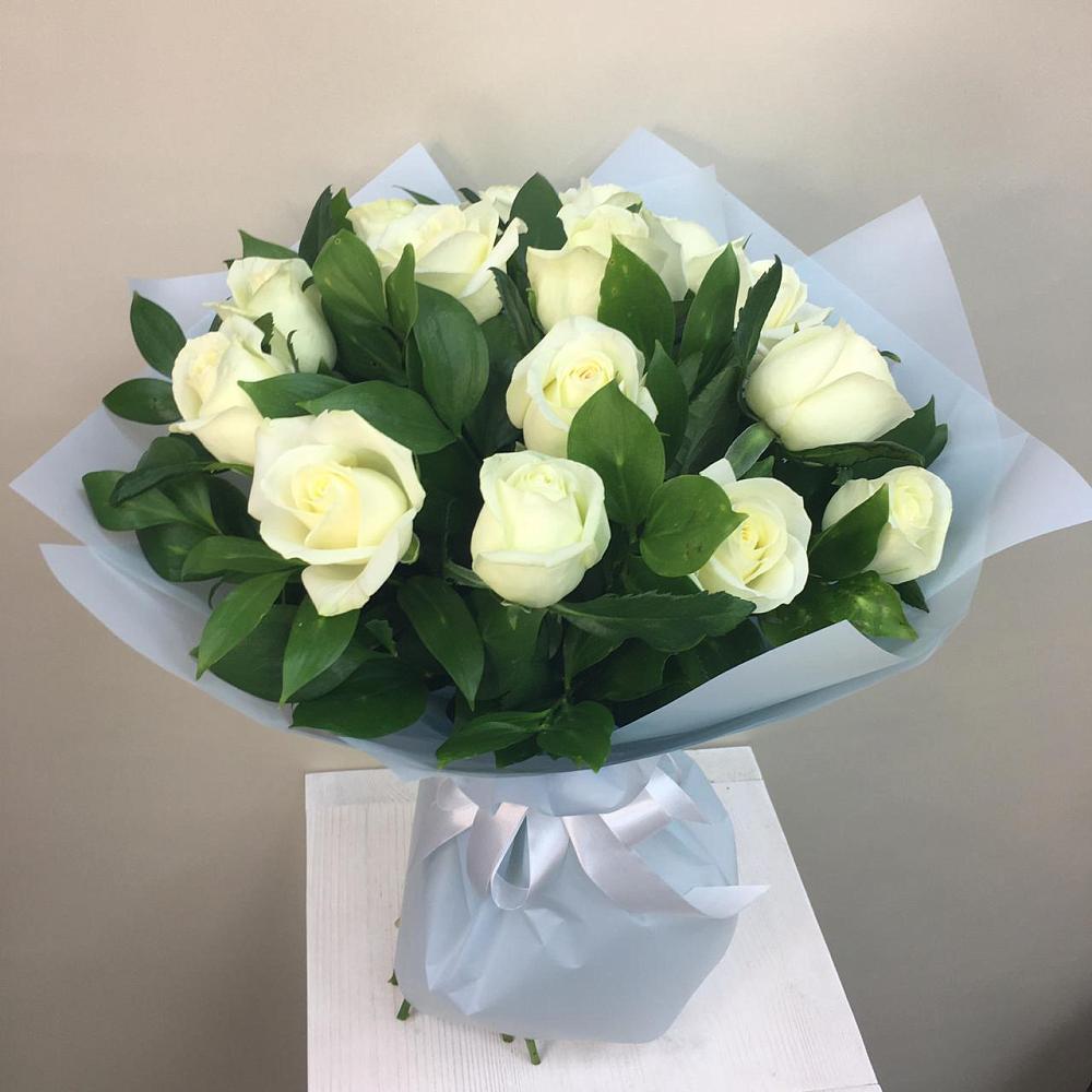 15 Белых роз Проуд в Лянторе Букет 15 Белых роз Проуд в Лянторе