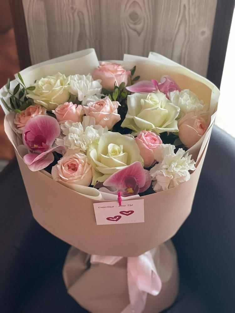 Букет ноктюрн в Лянторе Букет цветов из: Орхидеи, Розы и Гвоздики в Лянторе