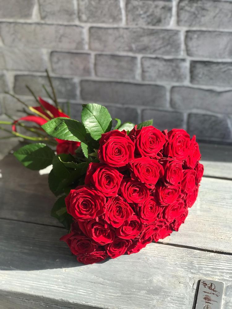 Красные розы Фридом в Лянторе Букет Красные розы Фридом в Лянторе