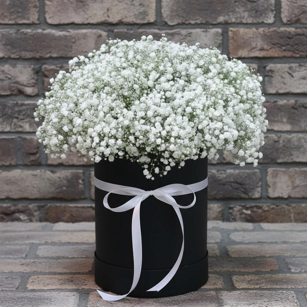 Композиция коробка гипсофил в Лянторе Цветочная композиция из Гипсофила в шляпной коробке в Лянторе