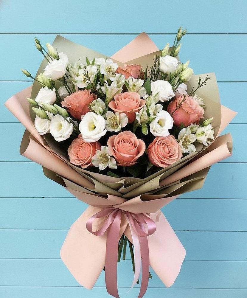 Букет олимп в Лянторе Букет цветов из: Розы, Альстромерии и Лизиантусы в Лянторе