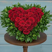 Композиция Сердце в любви в Лянторе Цветочная композиция из Розы в виде сердца в Лянторе