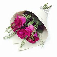 Букет ярко-розовый в Лянторе Букет цветов из:  Розы в Лянторе