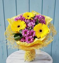 Букет одинокая звезда в Лянторе Букет цветов из:  Хризантемы и Герберы в Лянторе