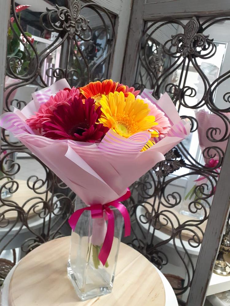 Букет радуга в Лянторе Букет цветов из: Герберы в Лянторе