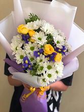 Букет солнечный привет #REPLACE_PRED# Лянторе Букет цветов из:  Ирисы, Хризантемы и Розы #REPLACE_PRED# Лянторе
