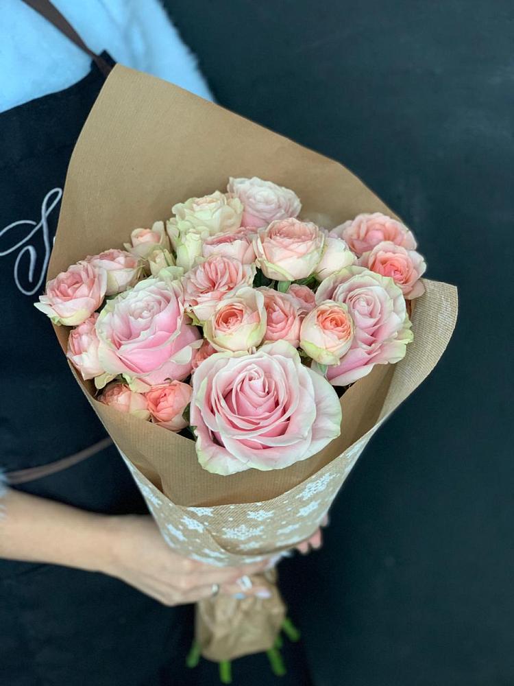 Букет ванильный зефир в Лянторе Букет цветов из: Хризантемы и Розы в Лянторе