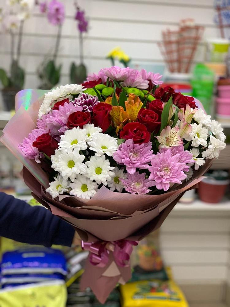 Букет салют цветов в Лянторе Букет цветов из: Розы, Хризантемы и Альстромерии в Лянторе