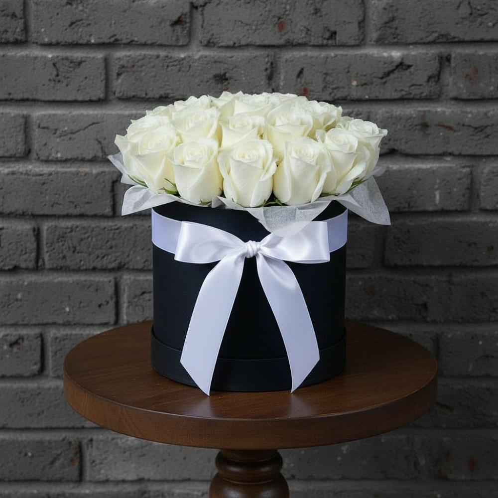 Композиция воздушная нежность в Лянторе Цветочная композиция из Розы в шляпной коробке в Лянторе