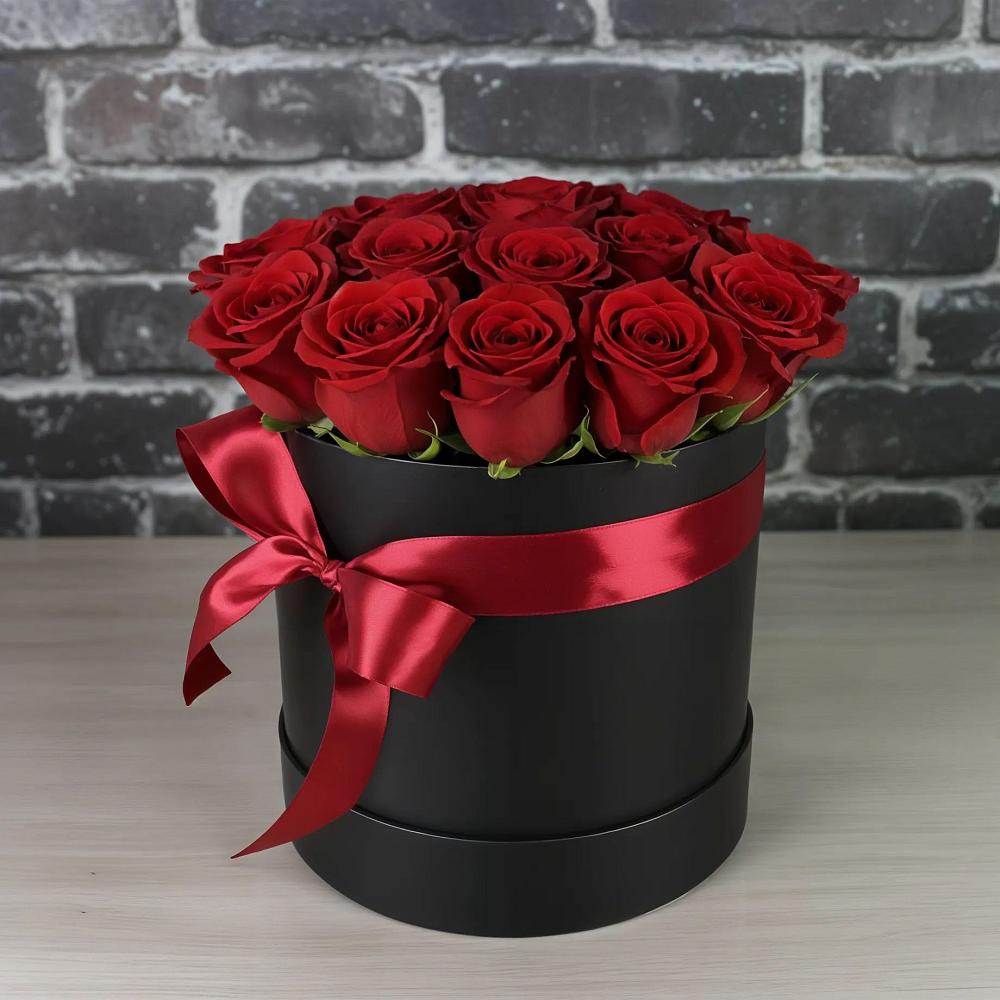 Цветочная композиция из Розы в шляпной коробке в Лянторе