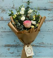 Букет нежный привет #REPLACE_PRED# Лянторе Букет цветов из:  Розы и Лизиантусы #REPLACE_PRED# Лянторе