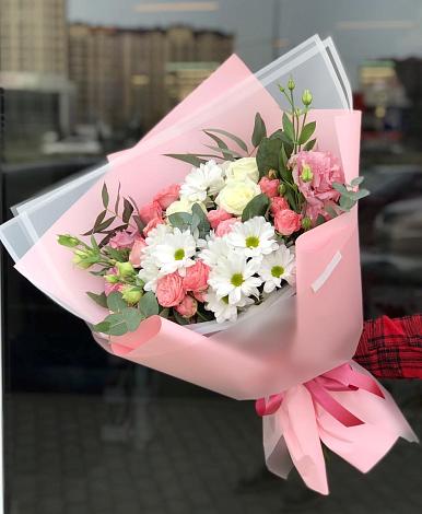 Букет цветов из: Розы, Лизиантусы и Хризантемы в Лянторе