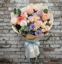 Букет Феерия в Лянторе Букет цветов из:  Розы, Лизиантусы и Гвоздики в Лянторе