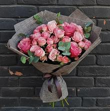 Букет розы в пальмах в Лянторе Букет цветов из:  Розы в Лянторе